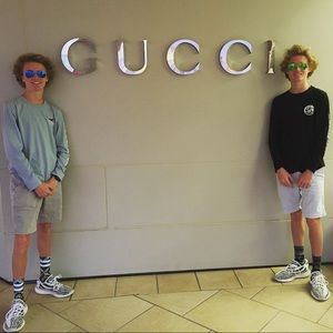 Meet your Posher, Neil